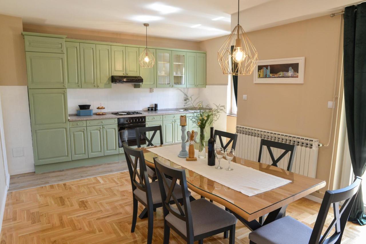 Apartman Maja *